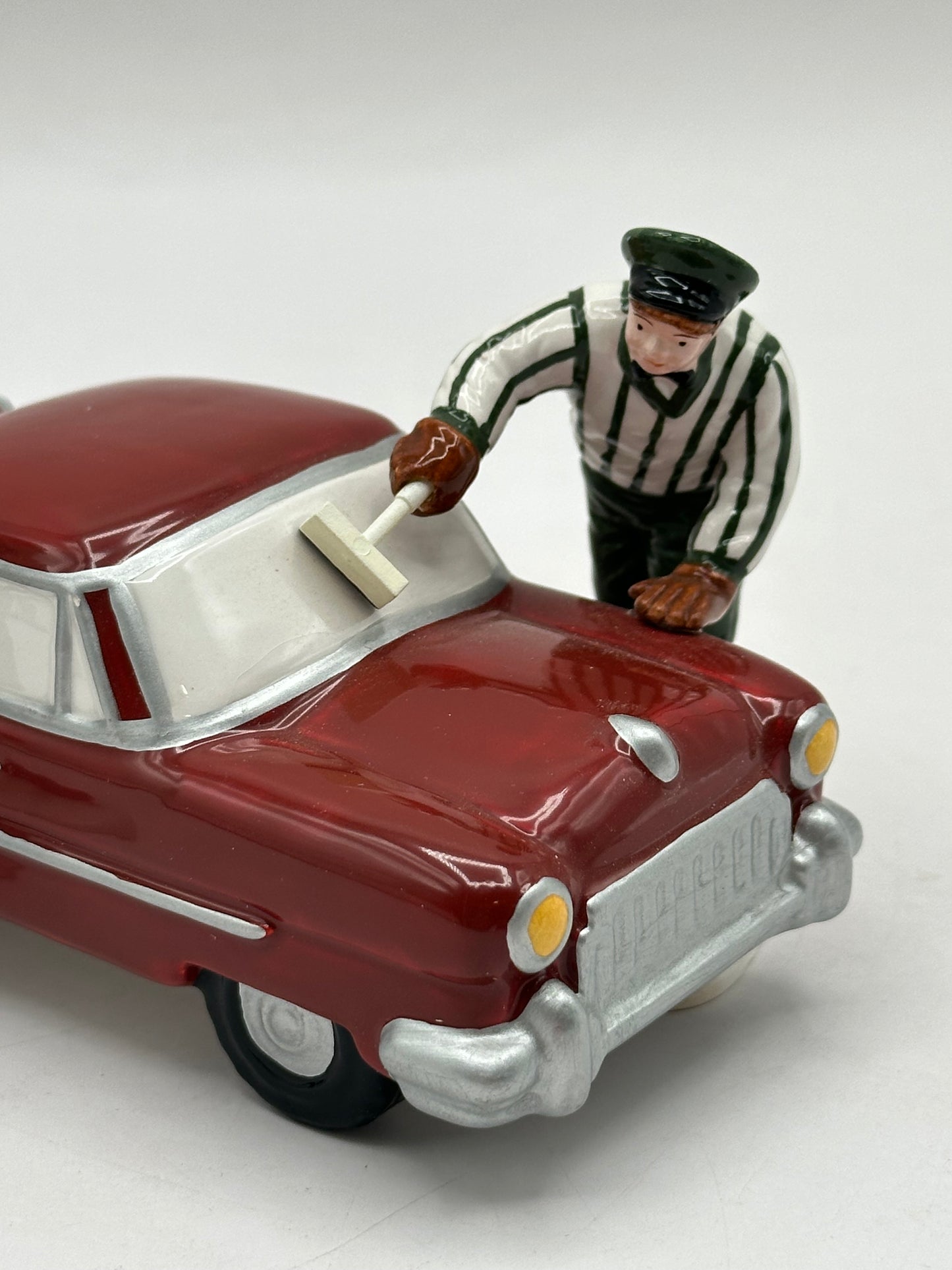 Department 56 - Service With A Smile - Original Snow Village