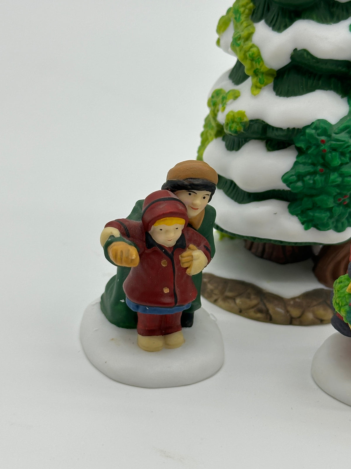 Department 56 - The Holly and The Ivy - Christmas in the City