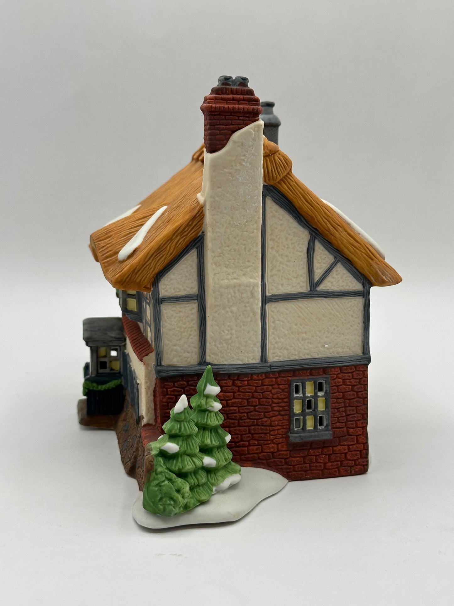 Department 56 - Betsy Trotwood's Cottage - Dickens' Village