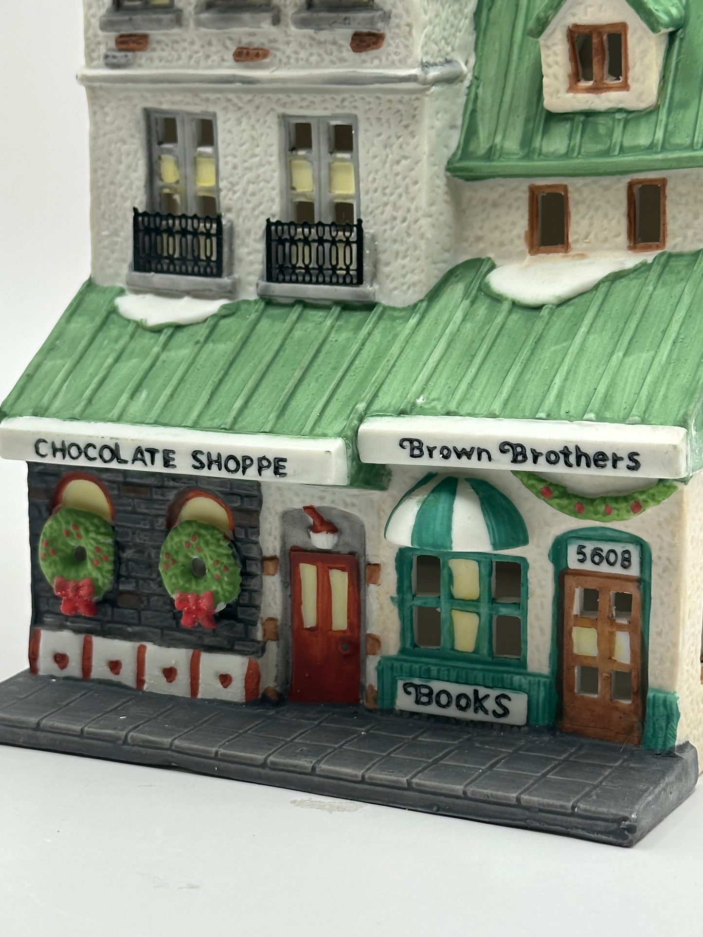Department 56 - Chocolate Shoppe - Christmas in the City