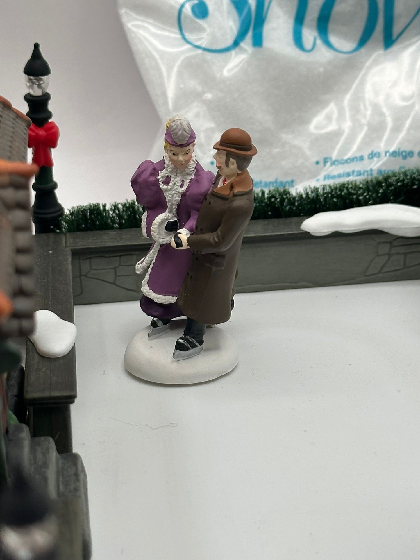 Department 56 - London Skating Club - Dickens' Village