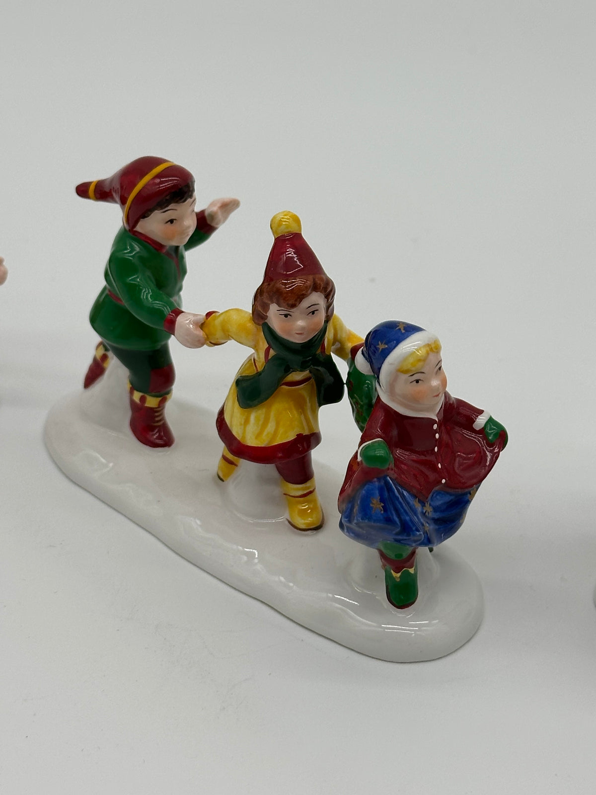 Department 56 - He Led Them Down The Streets Of Town - Original Snow Village
