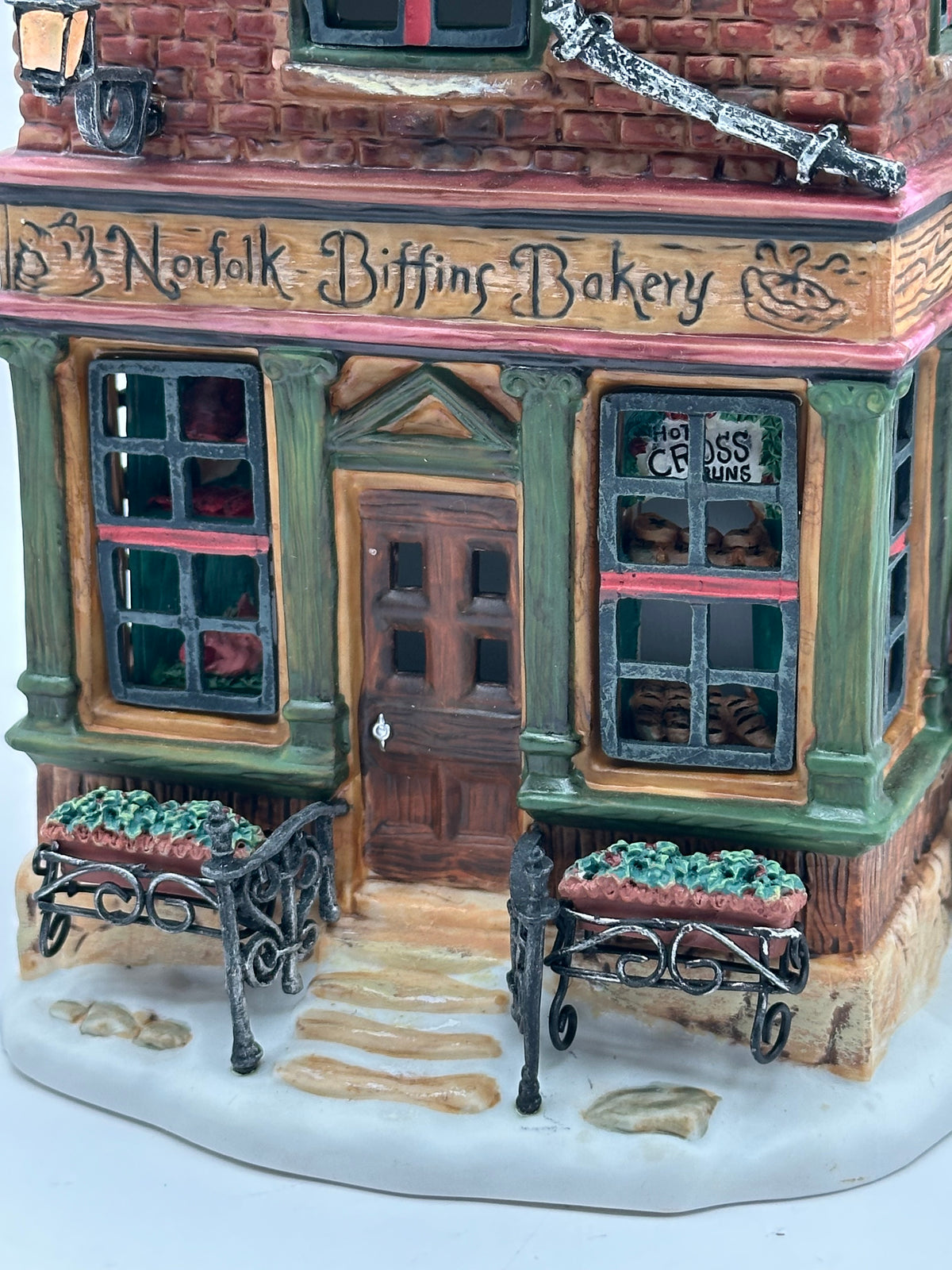 Department 56 - Norfolk Biffins Bakery (A Christmas Carol) - Dickens' Village