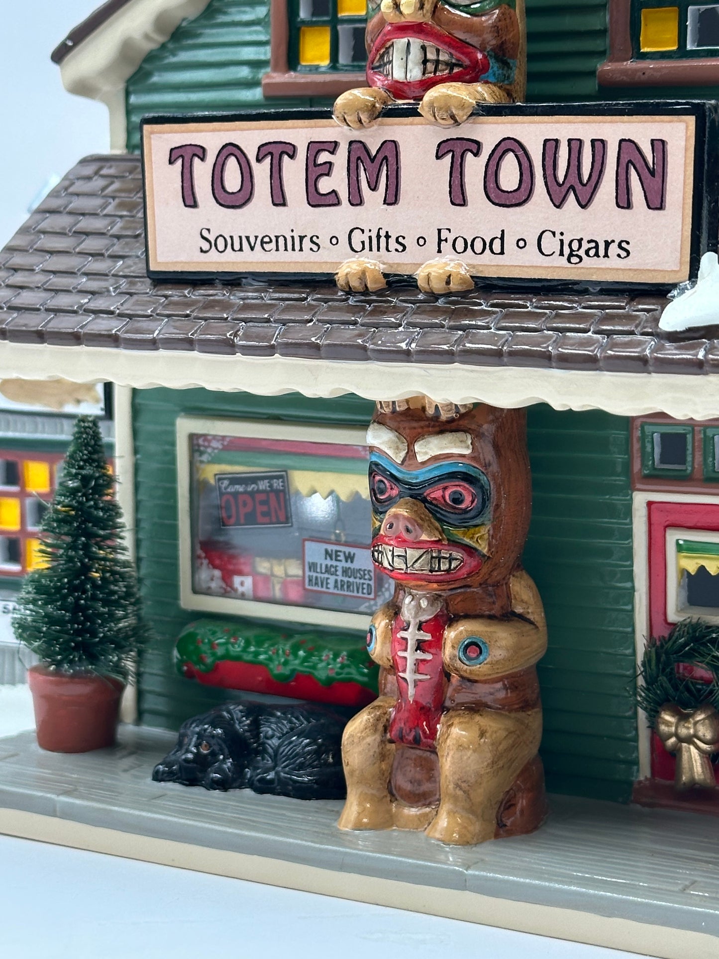 Department 56 - Totem Town Souvenir Shop - Original Snow Village