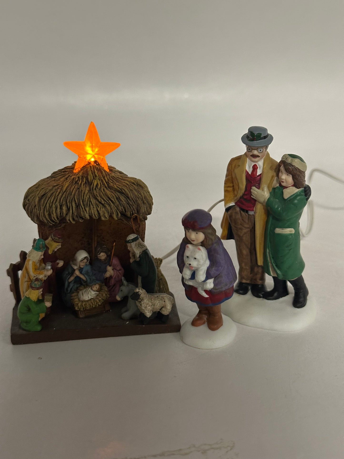 Department 56 - Visiting The Nativity - Christmas in the City