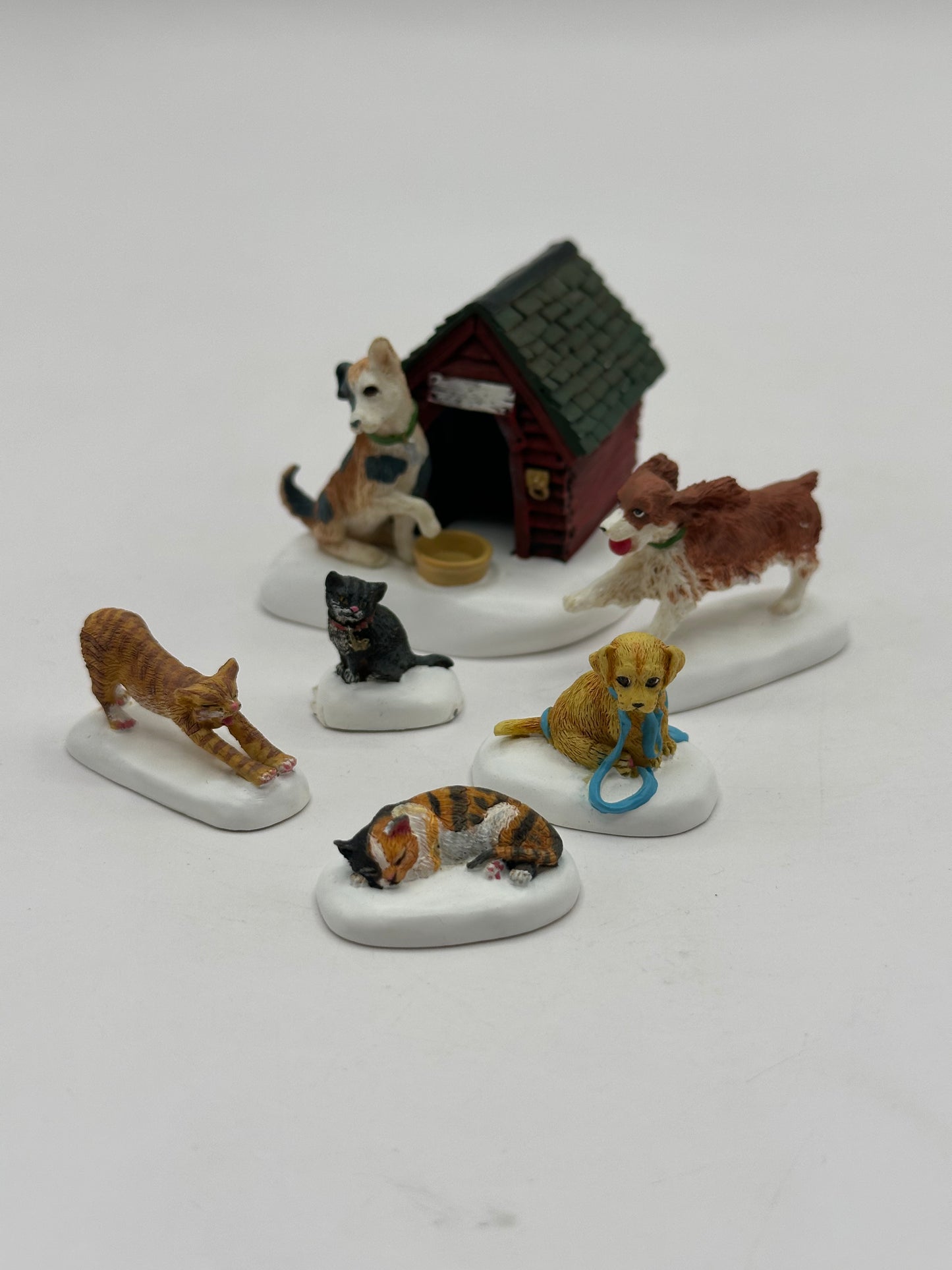 Department 56 - Village Cats and Dogs - Village Accessories