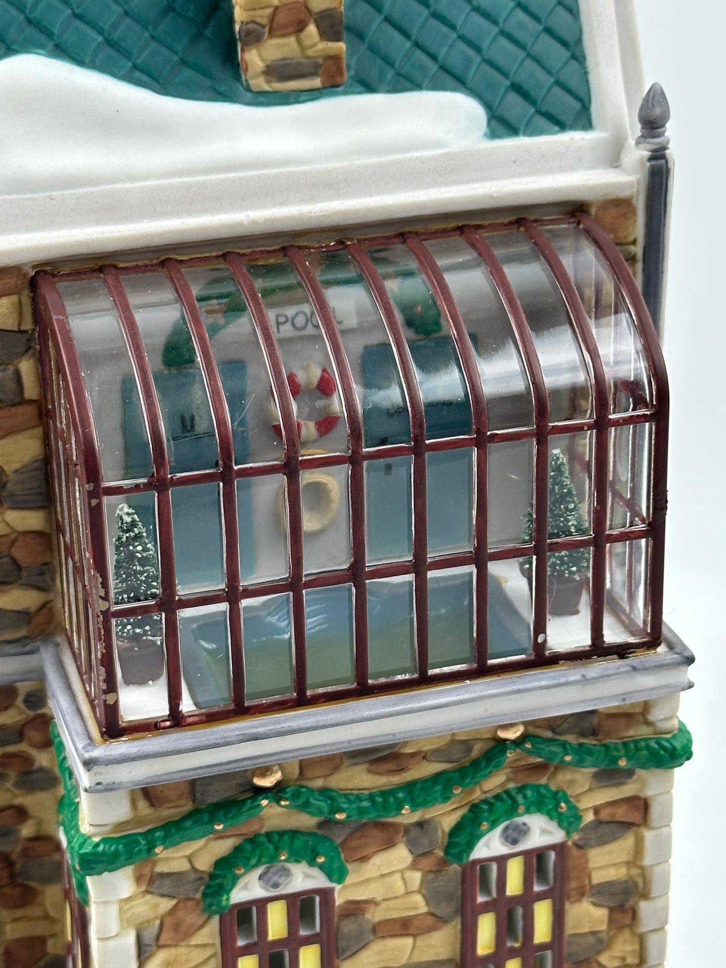 Department 56 - The University Club - Christmas in the City