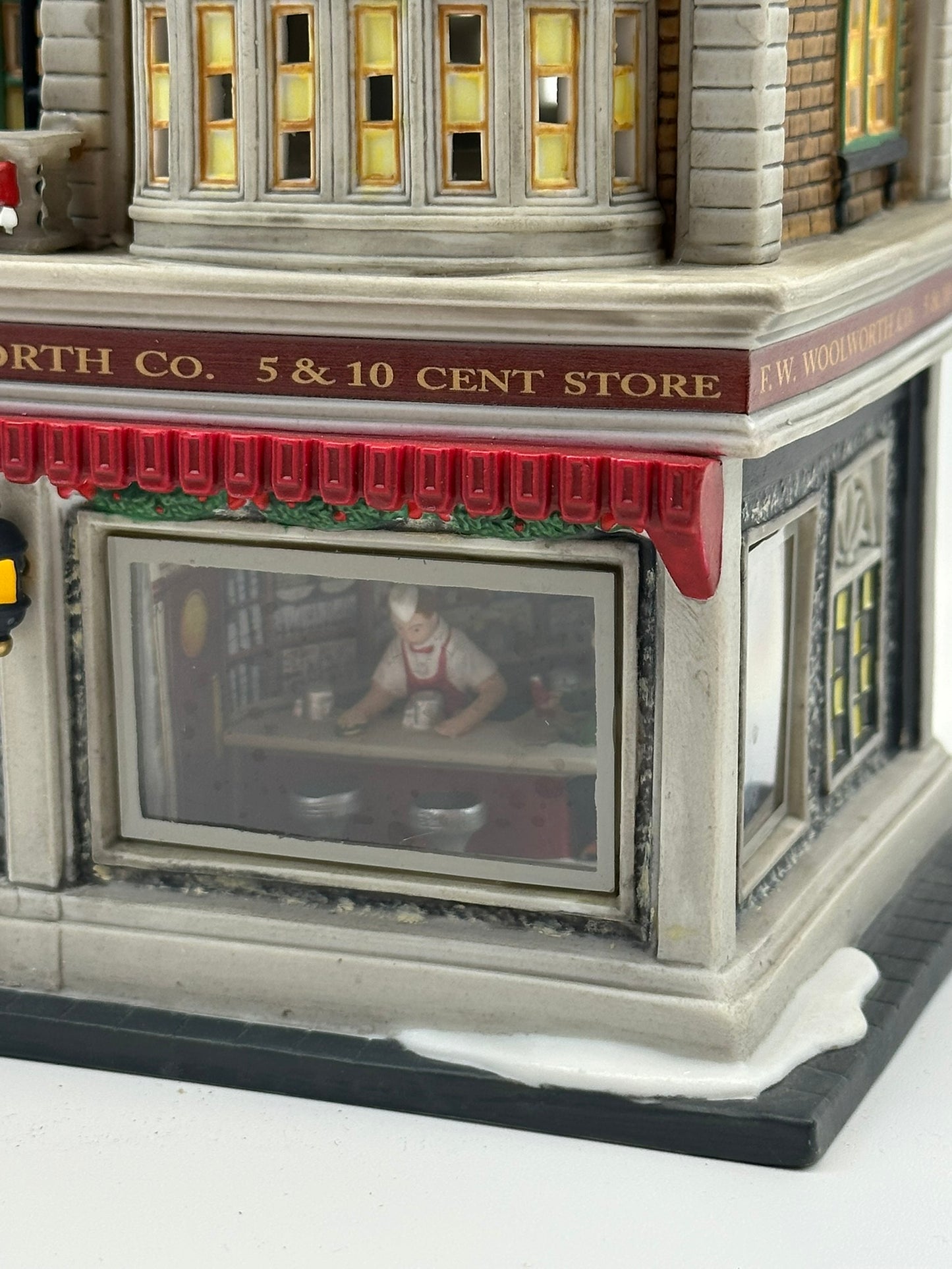 Department 56 - Woolworth's - Christmas in the City