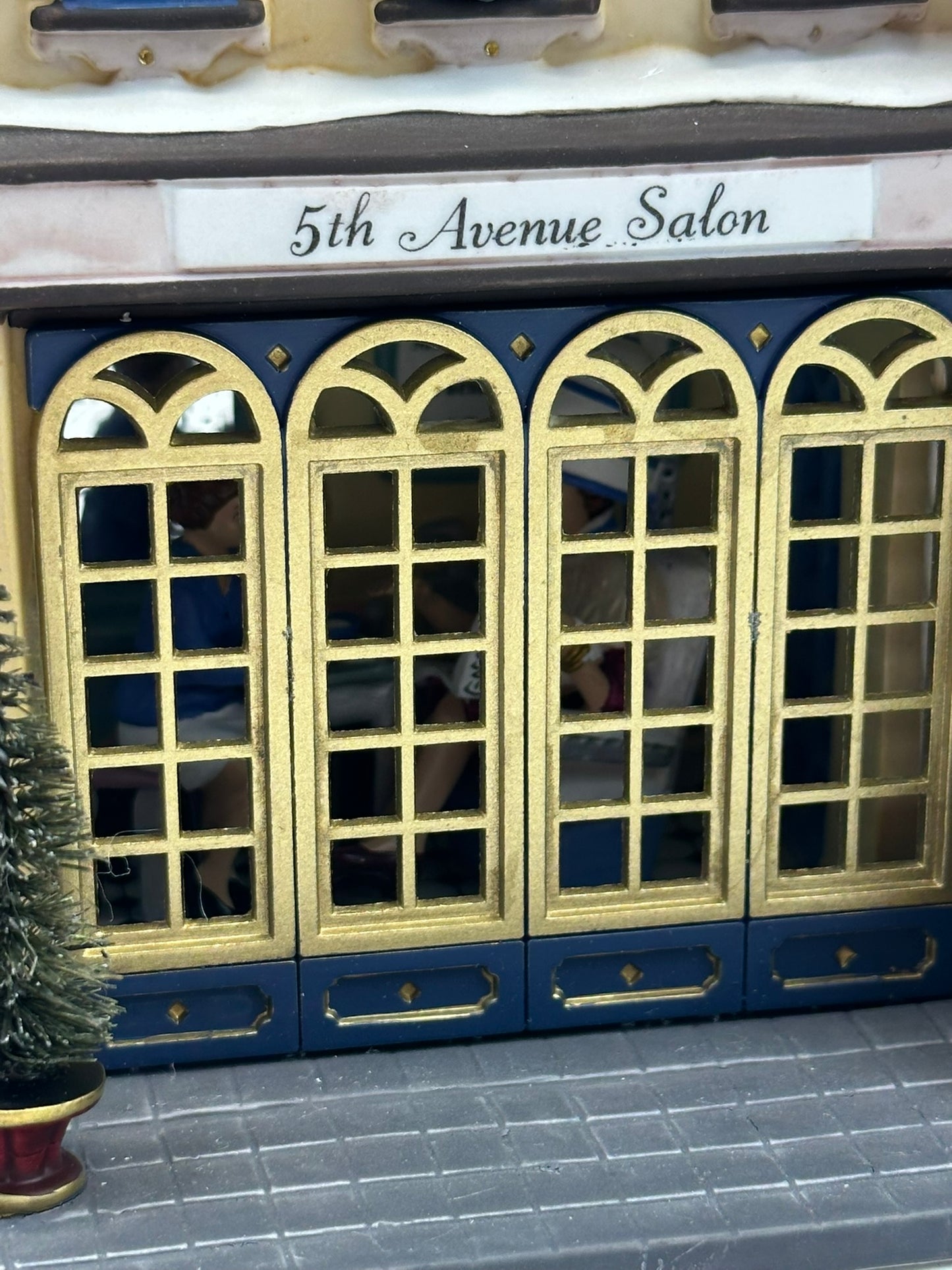 Department 56 - 5th Avenue Salon - Christmas in the City