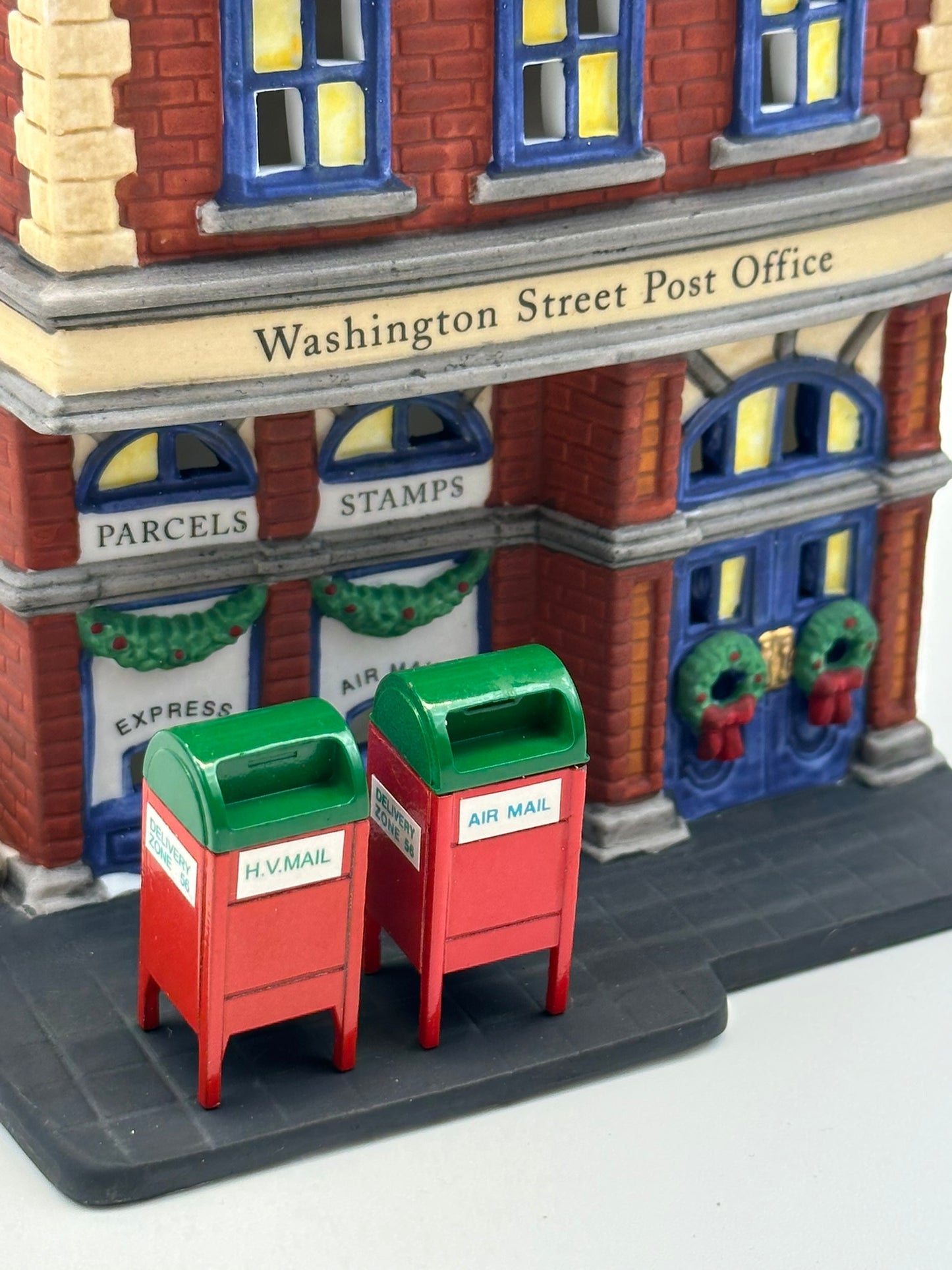 Department 56 - Washington Street Post Office - Christmas in the City