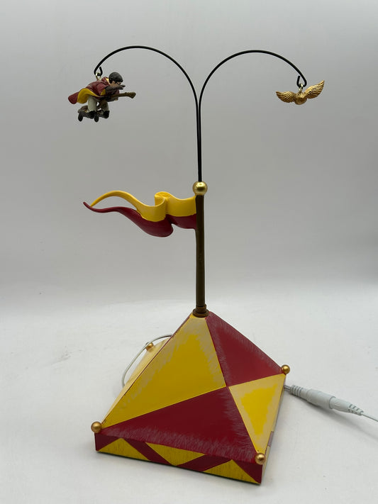 Department 56 - Chasing The Snitch - Harry Potter