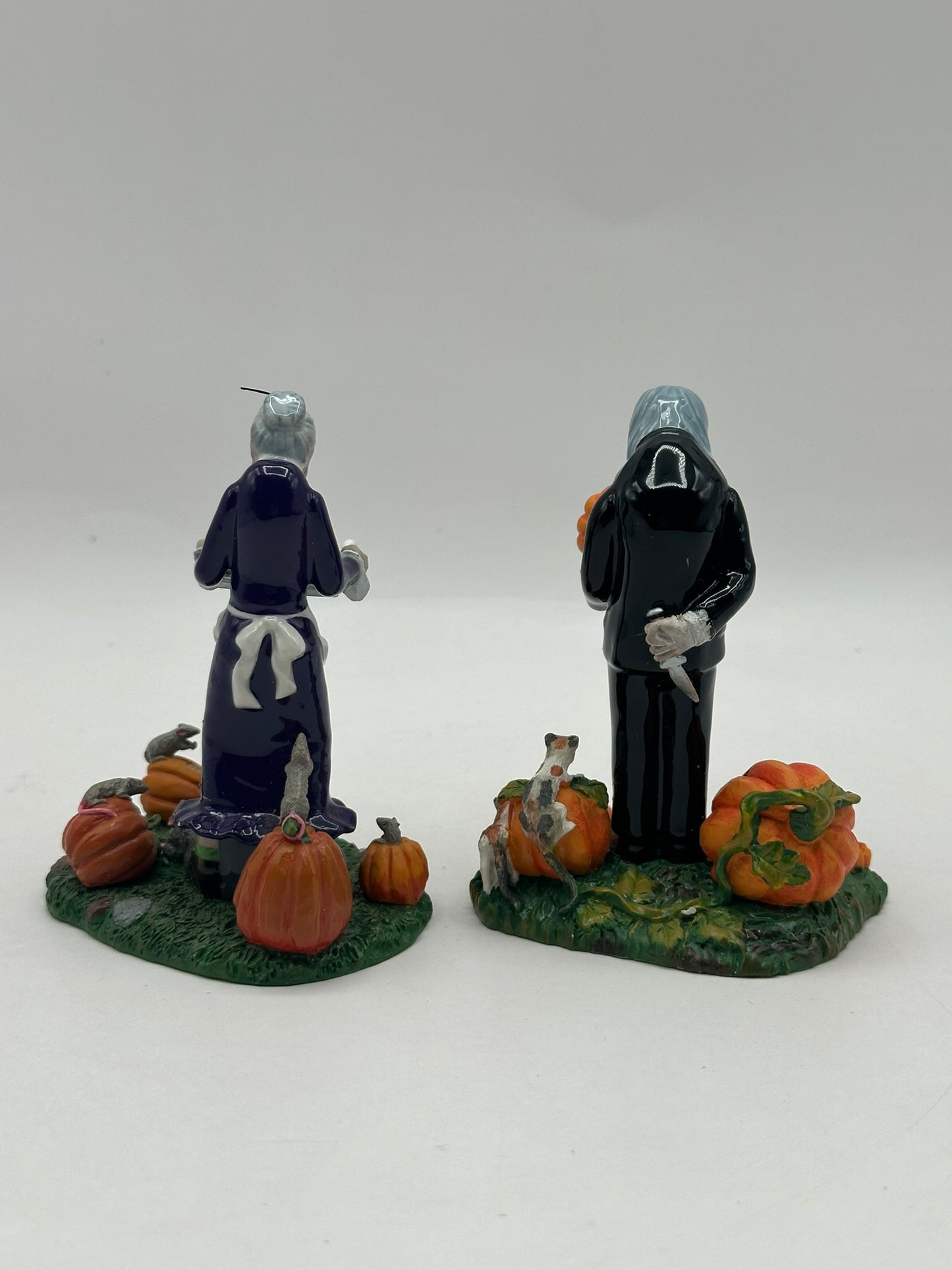 Department 56 - A Gravely Haunting 2004 - Snow Village Halloween