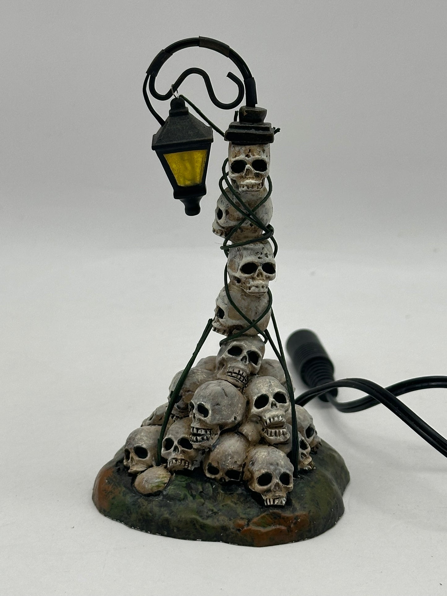 Department 56 - Boneyard Street Light - Snow Village Halloween