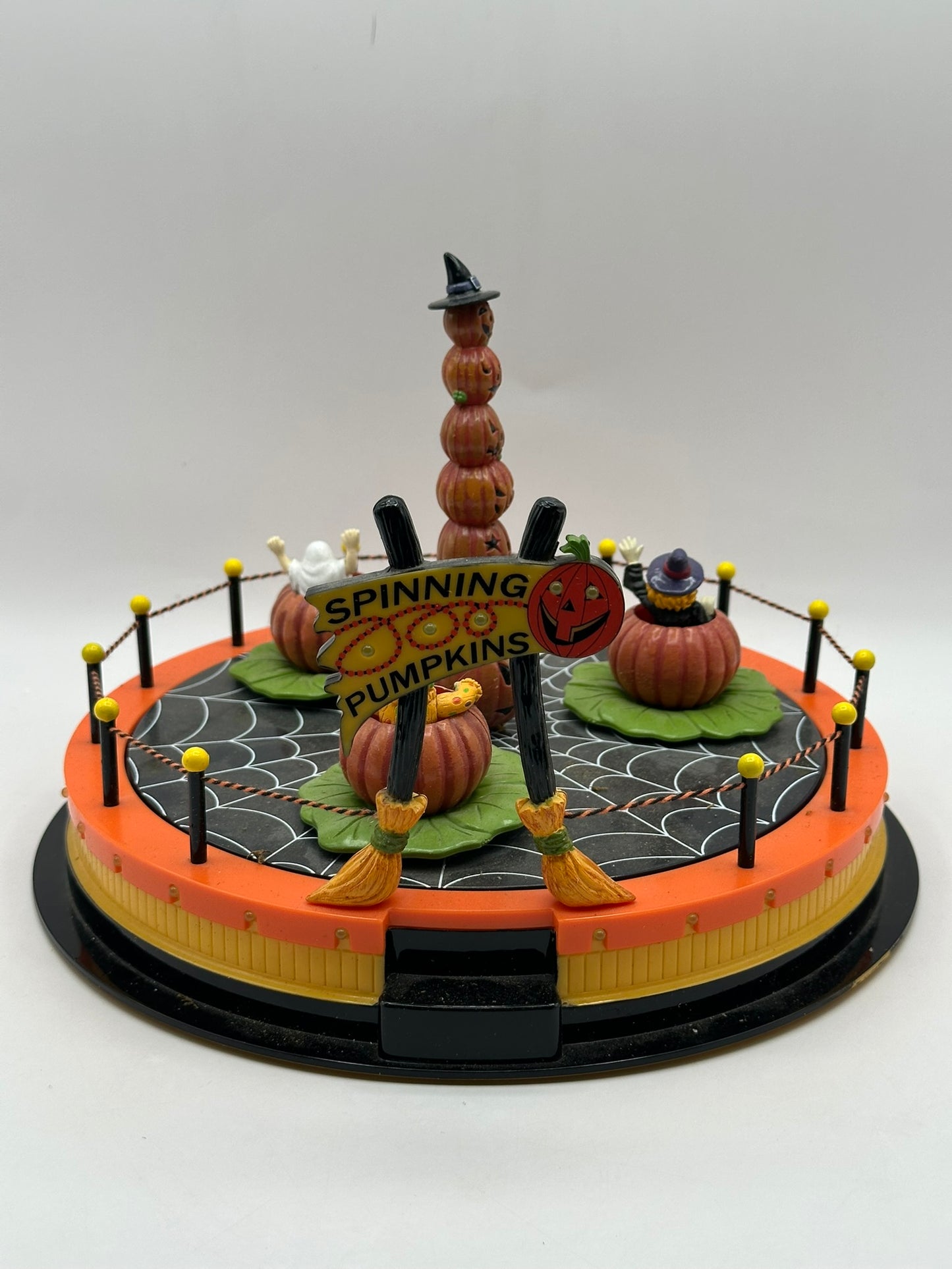 Department 56 - Spinning Pumpkins - Snow Village Halloween