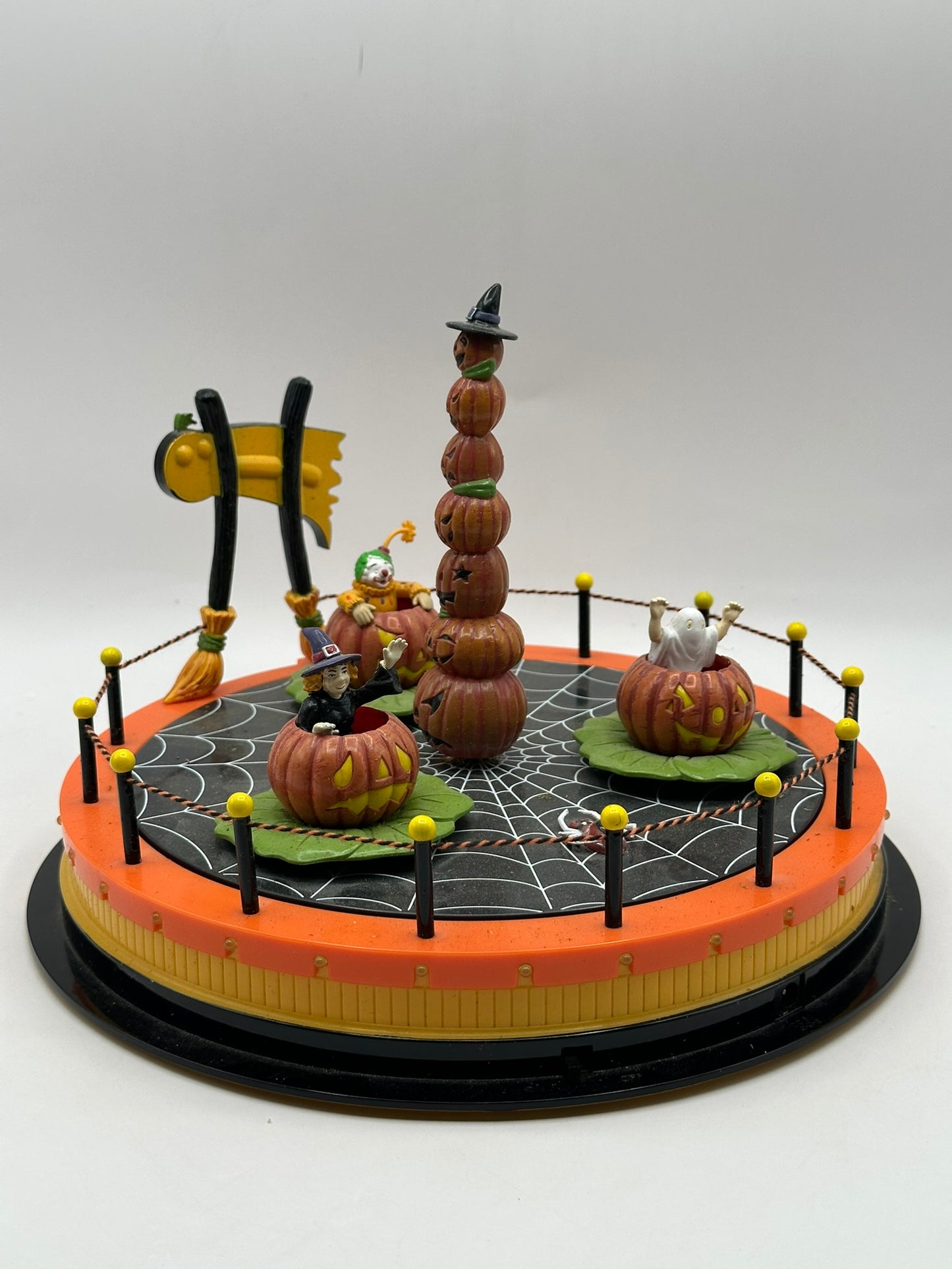 Department 56 - Spinning Pumpkins - Snow Village Halloween