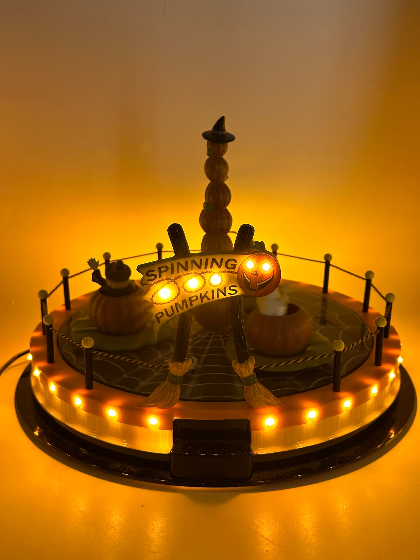 Department 56 - Spinning Pumpkins - Snow Village Halloween