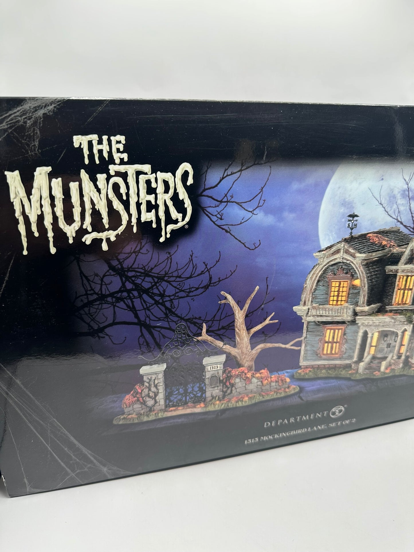 Department 56 - The Munsters Village 1313 Mockingbird Lane - Halloween