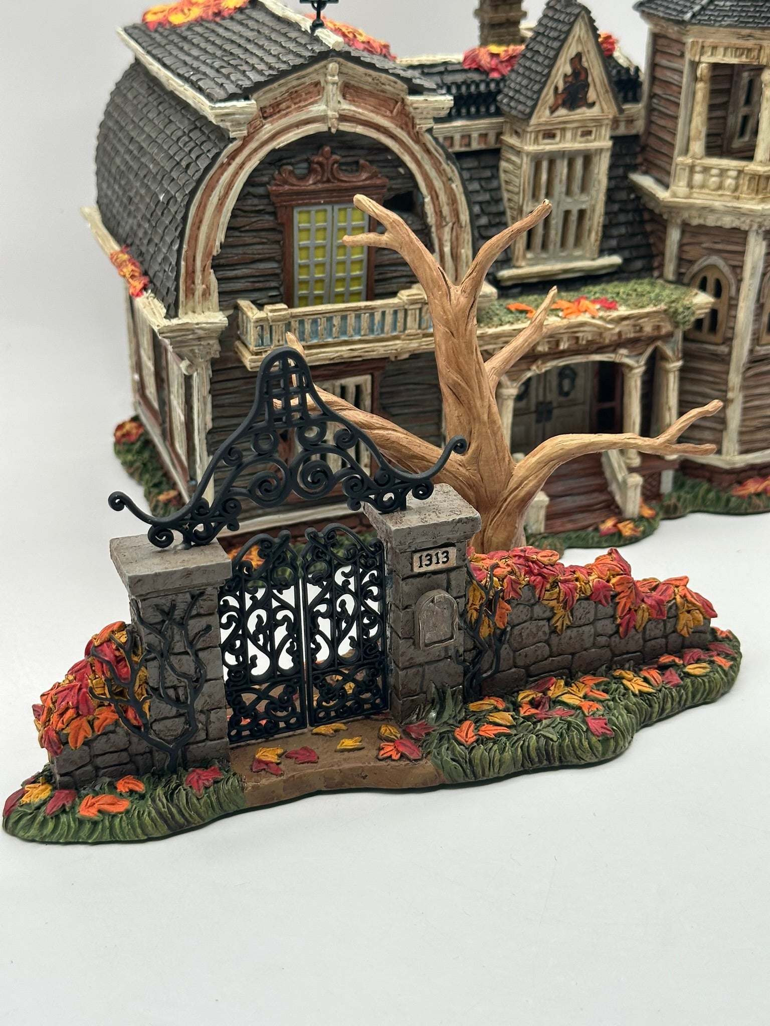 Department 56 - The Munsters Village 1313 Mockingbird Lane