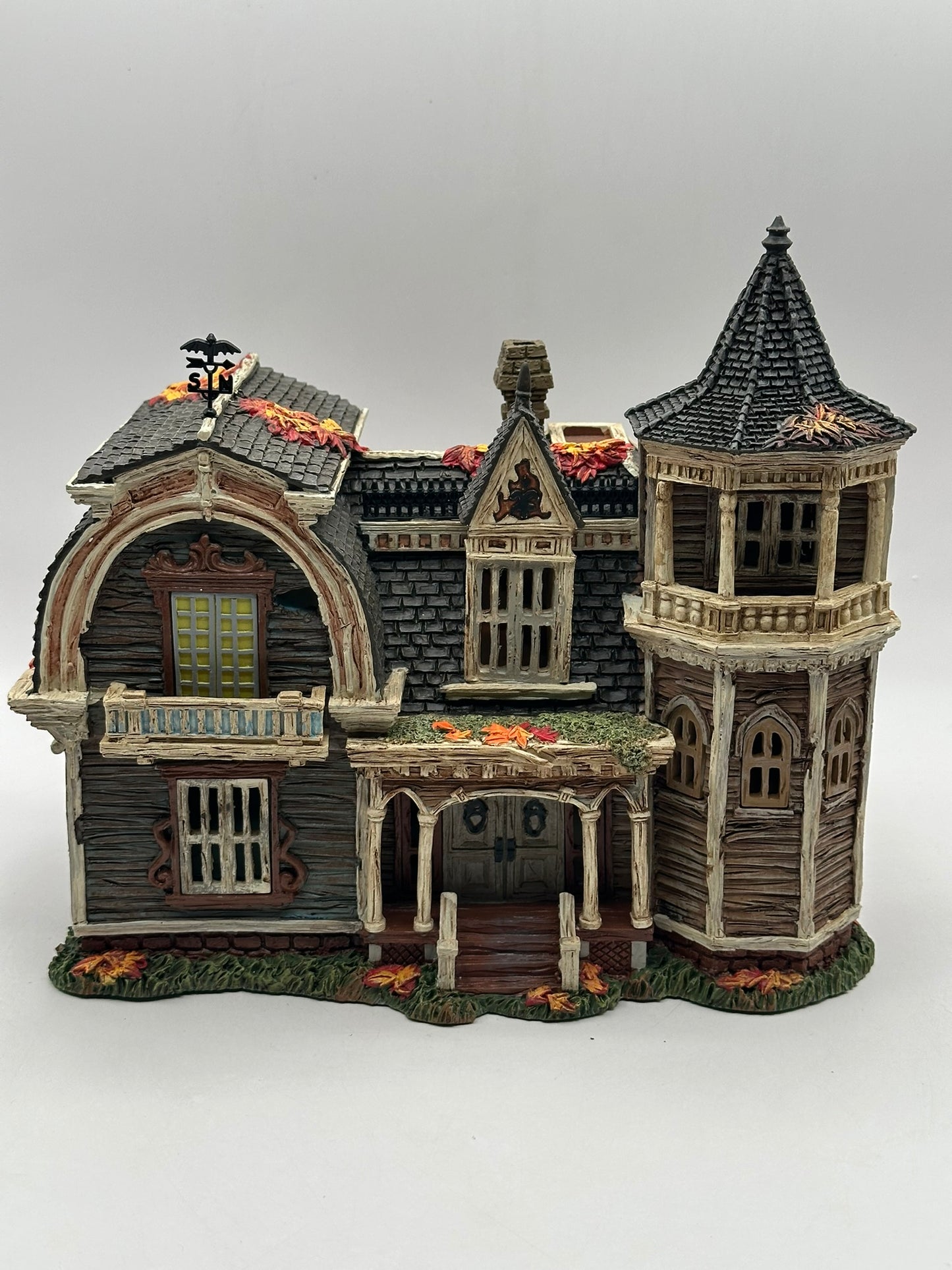 Department 56 - The Munsters Village 1313 Mockingbird Lane - Halloween
