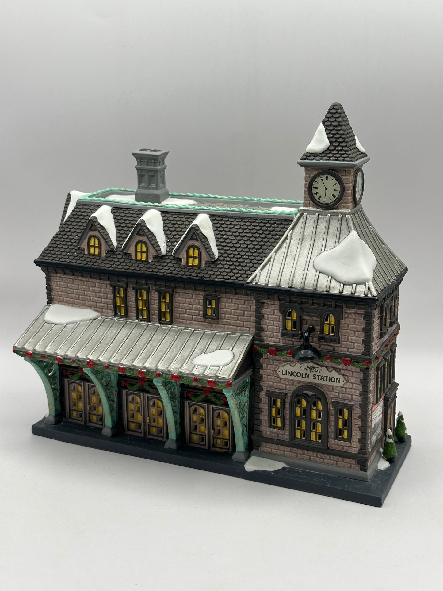Department 56 - Lincoln Station - Christmas in the City
