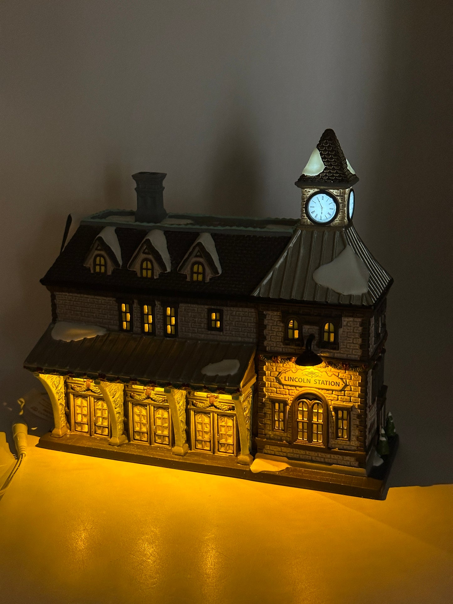 Department 56 - Lincoln Station - Christmas in the City