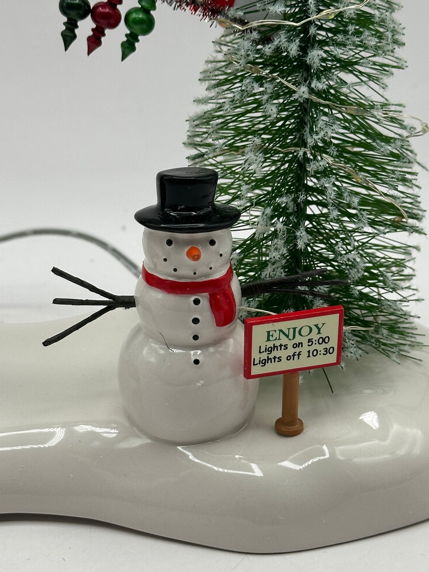 Department 56 - A Festive Christmas Gate - Original Snow Village