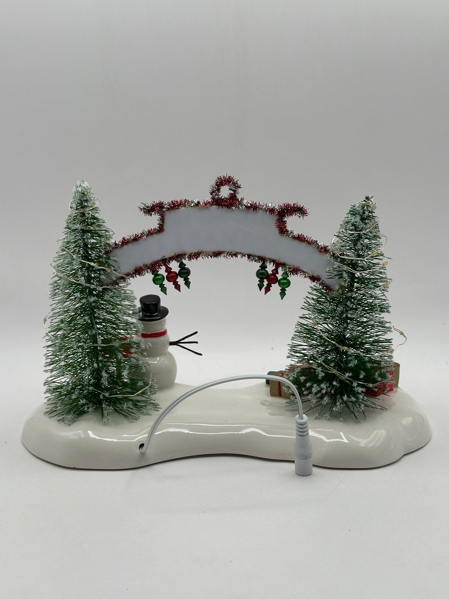 Department 56 - A Festive Christmas Gate - Original Snow Village