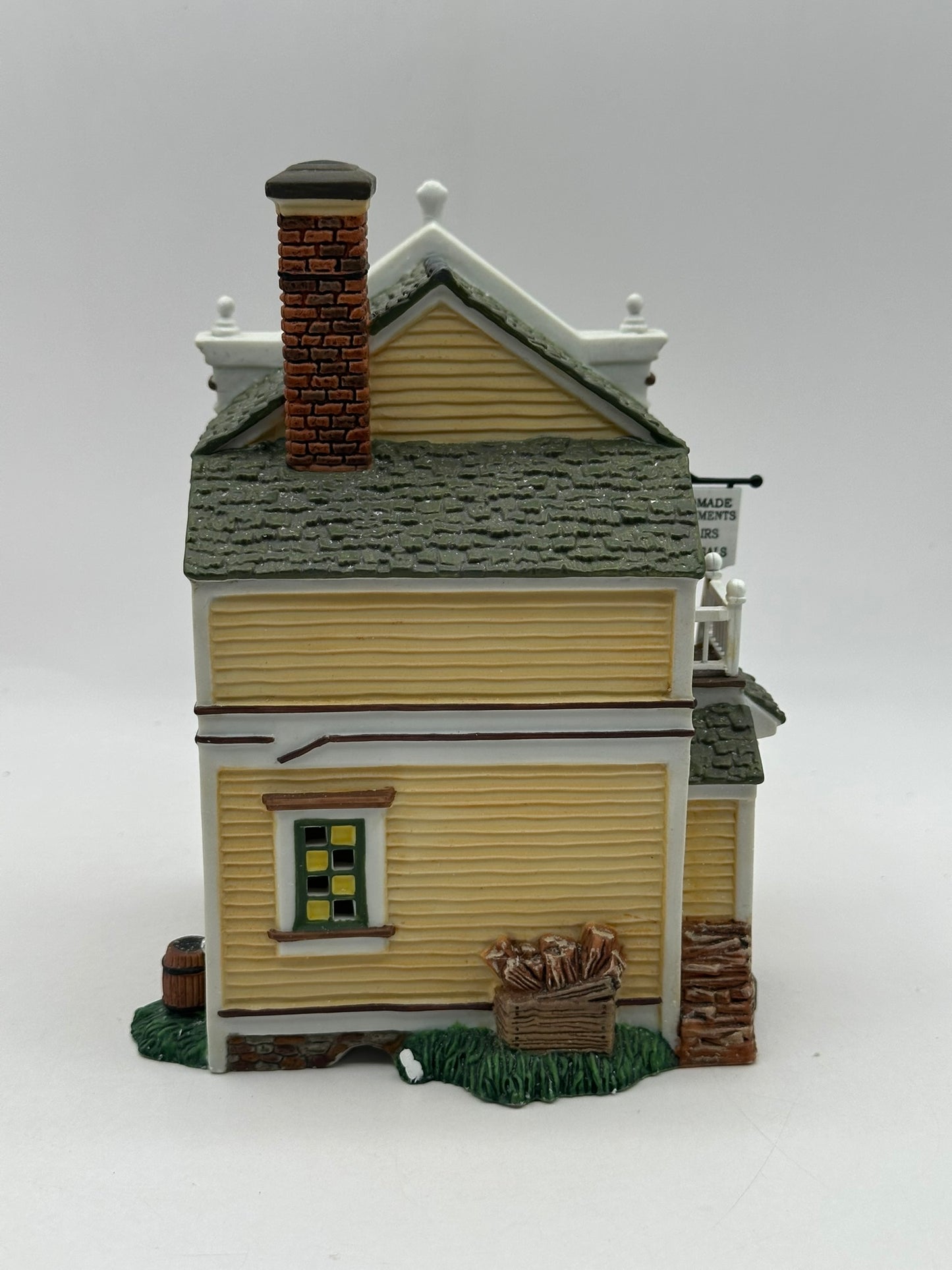 Department 56 - Benjamin Bowman Violin Maker - New England Village
