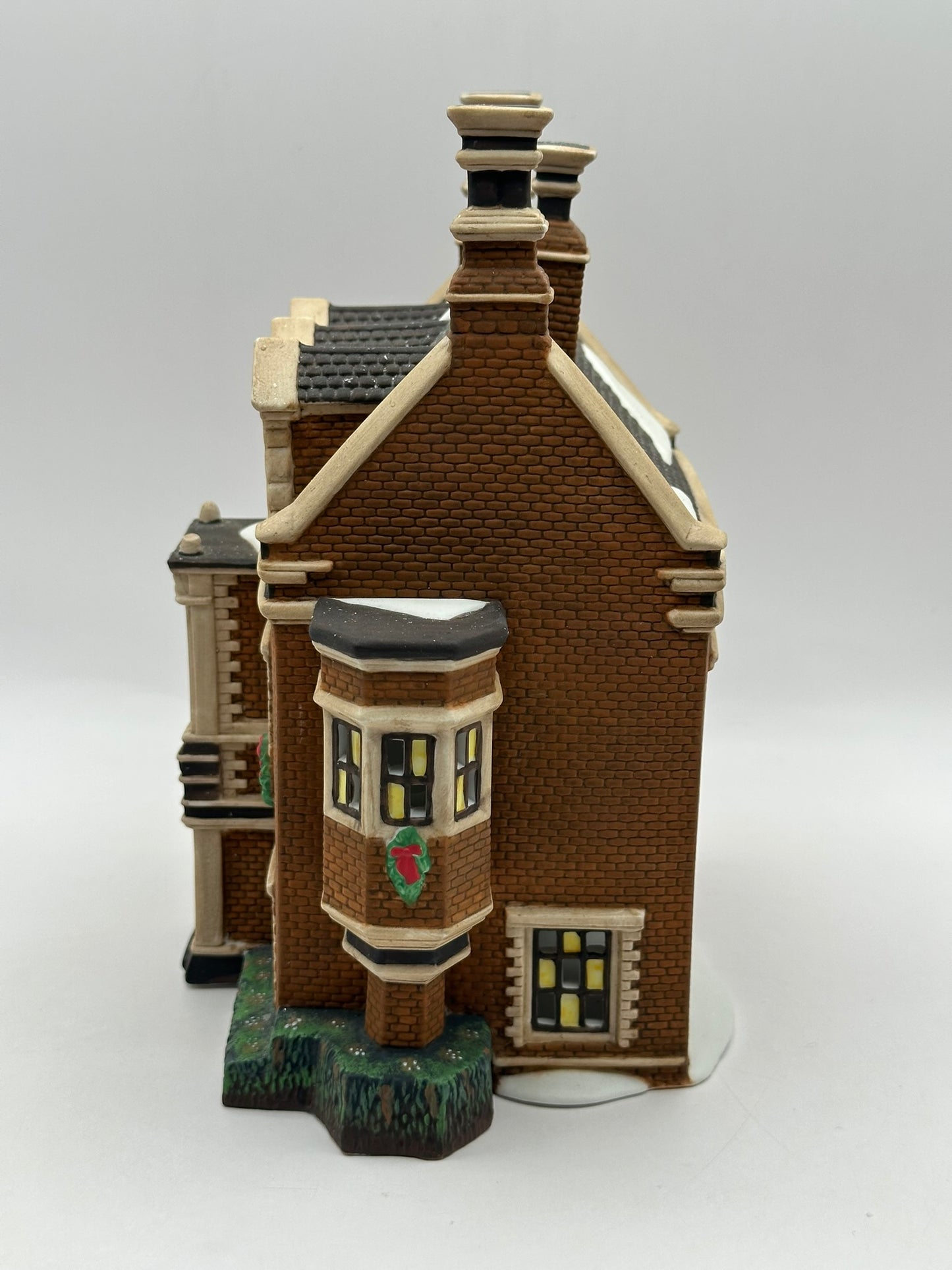 Department 56 - Dursley Manor - Dickens' Village
