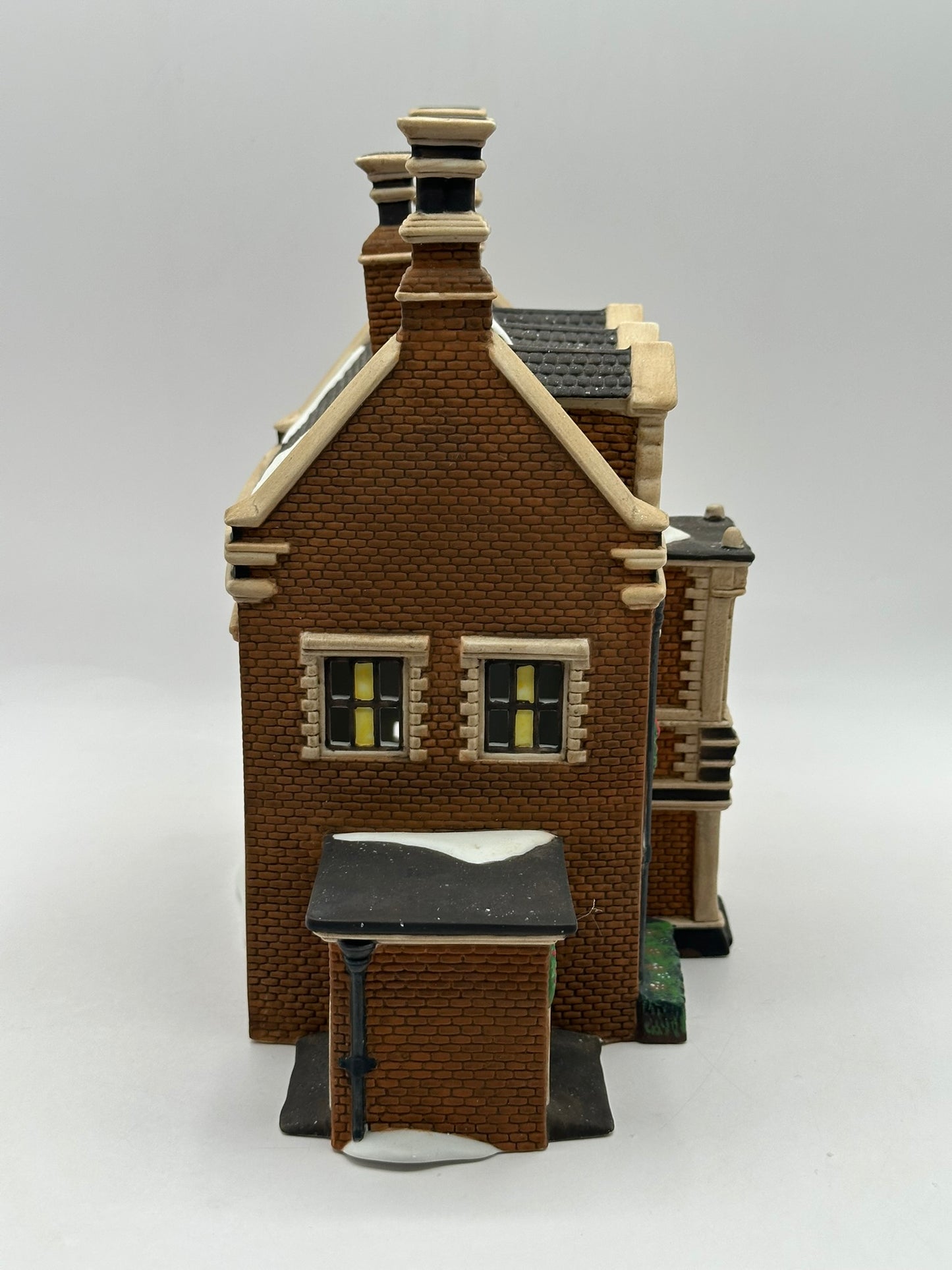 Department 56 - Dursley Manor - Dickens' Village