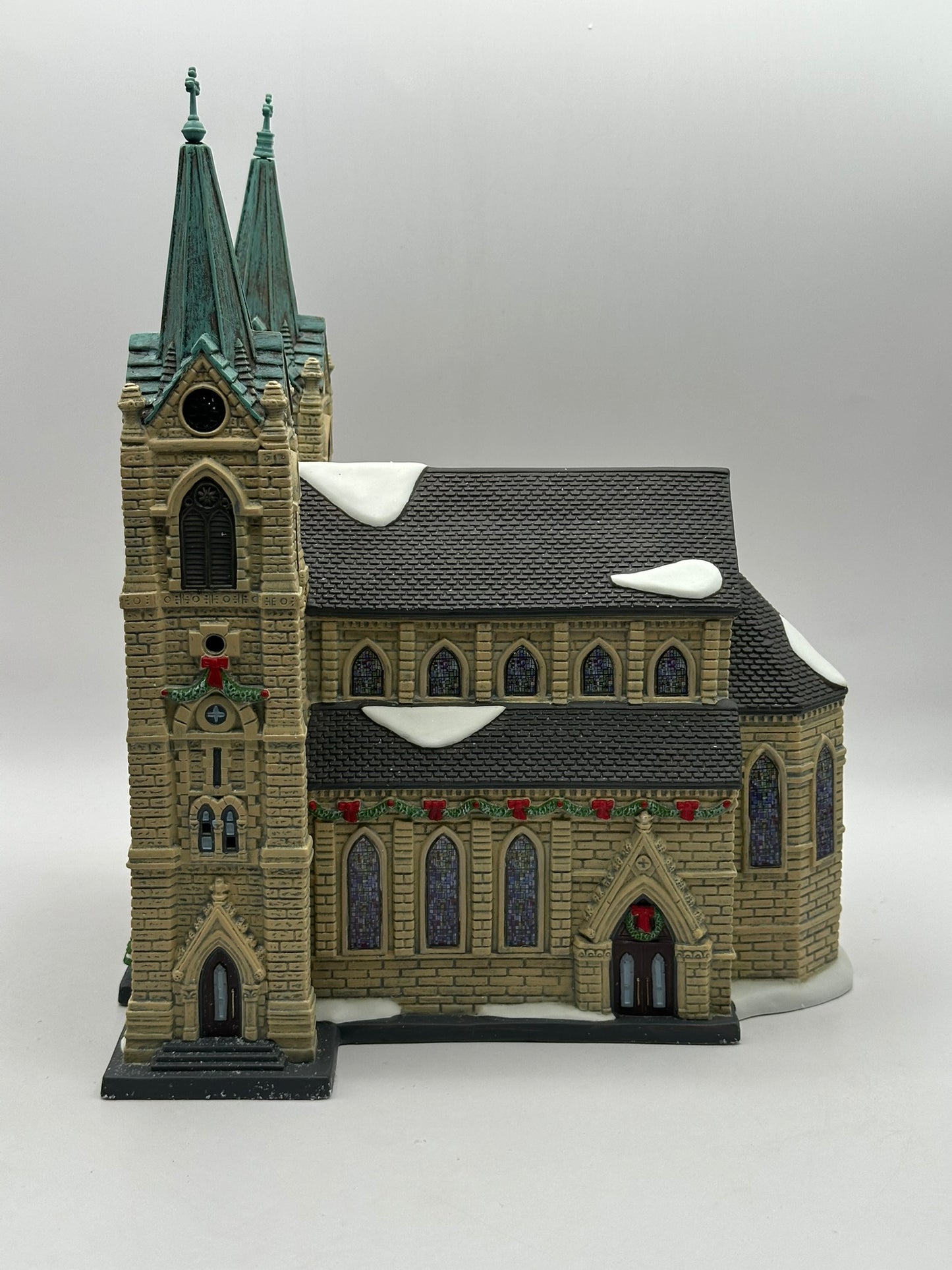 Department 56 - St. Thomas Cathedral - Christmas in the City