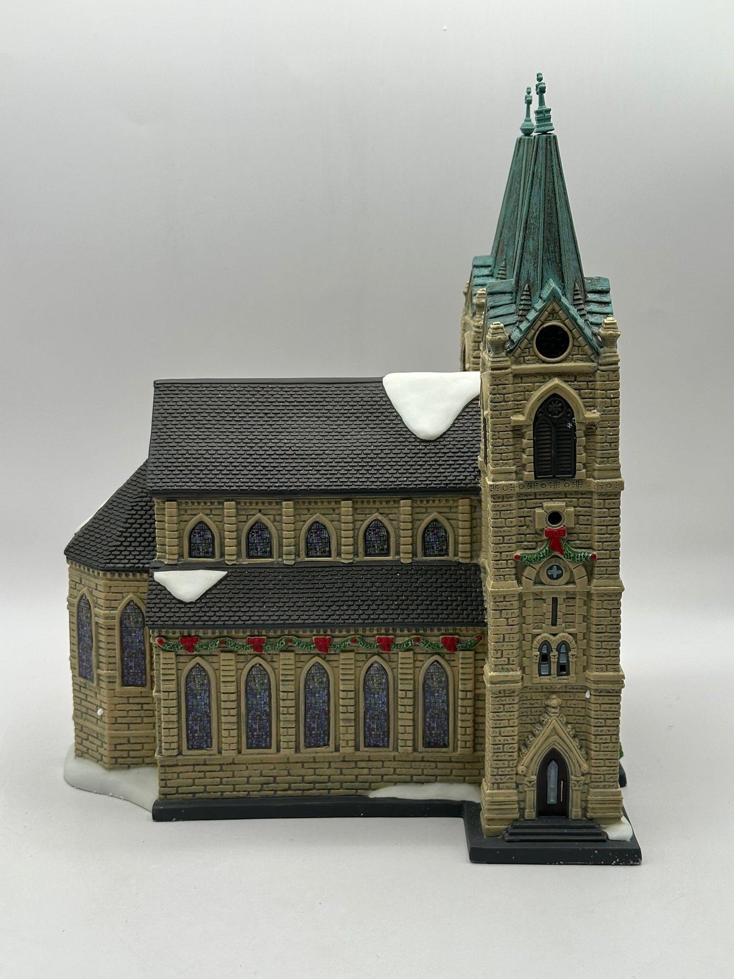 Department 56 - St. Thomas Cathedral - Christmas in the City