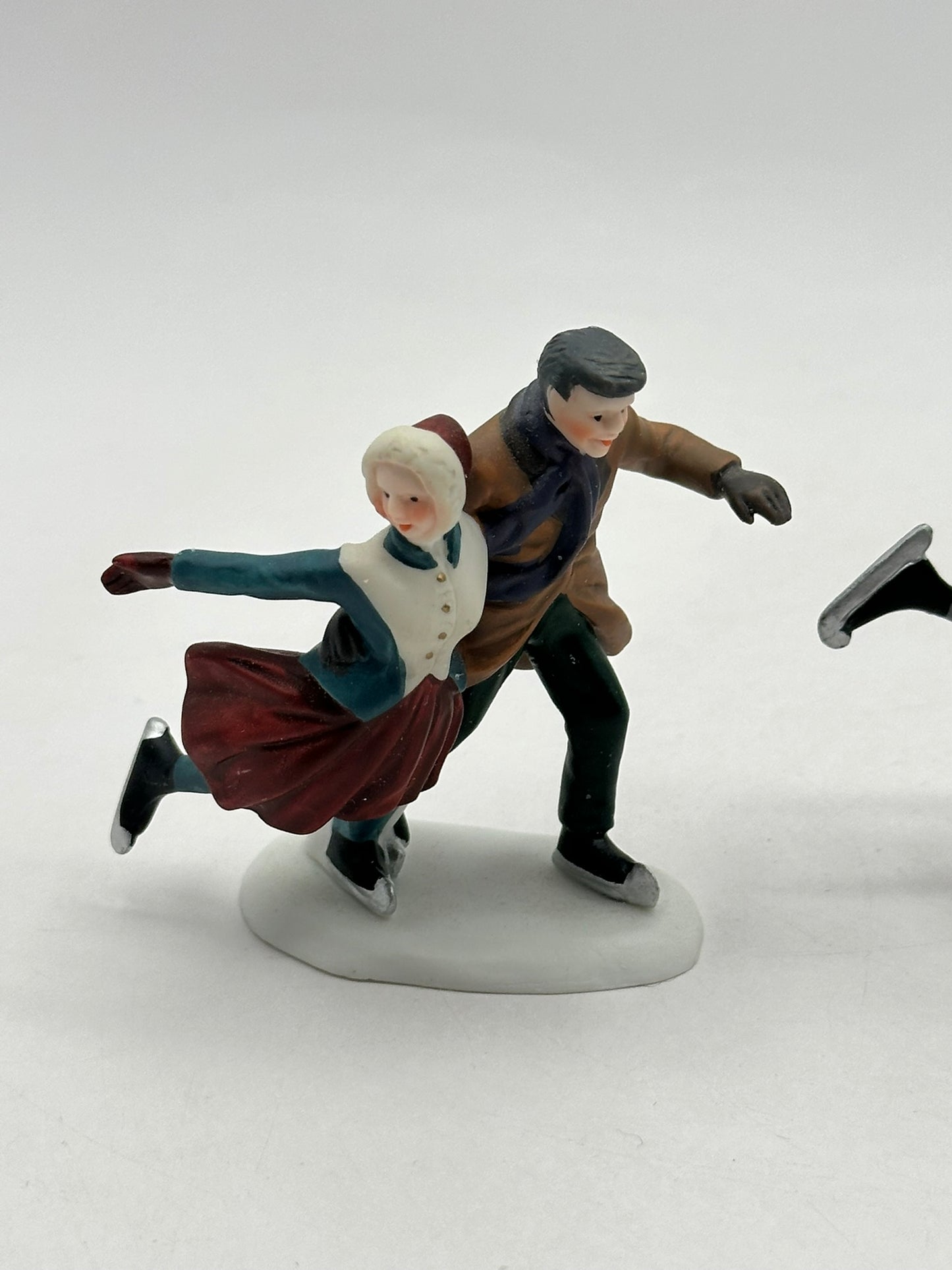 Department 56 - Skating Party - New England Village