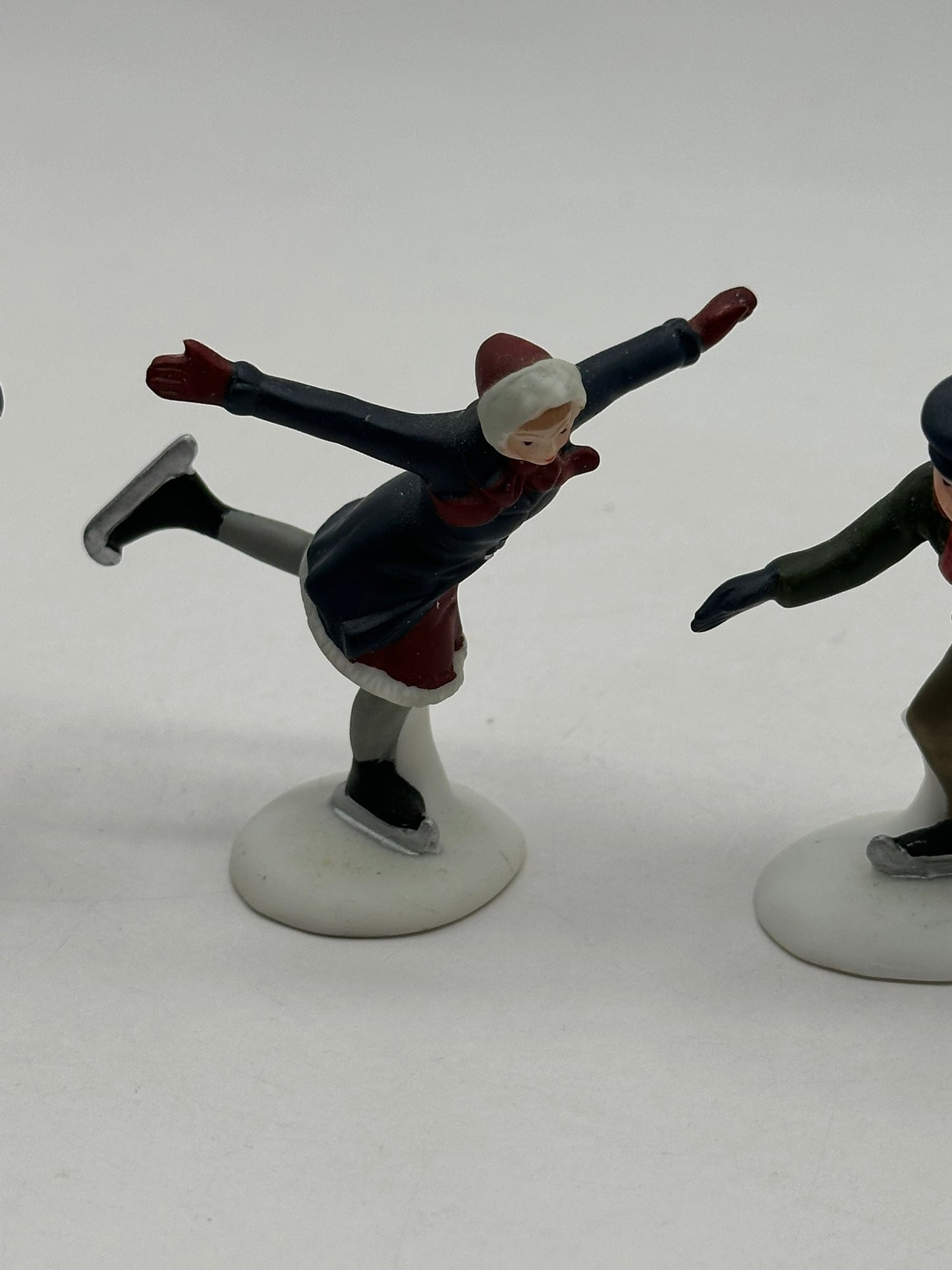 Department 56 - Skating Party - New England Village