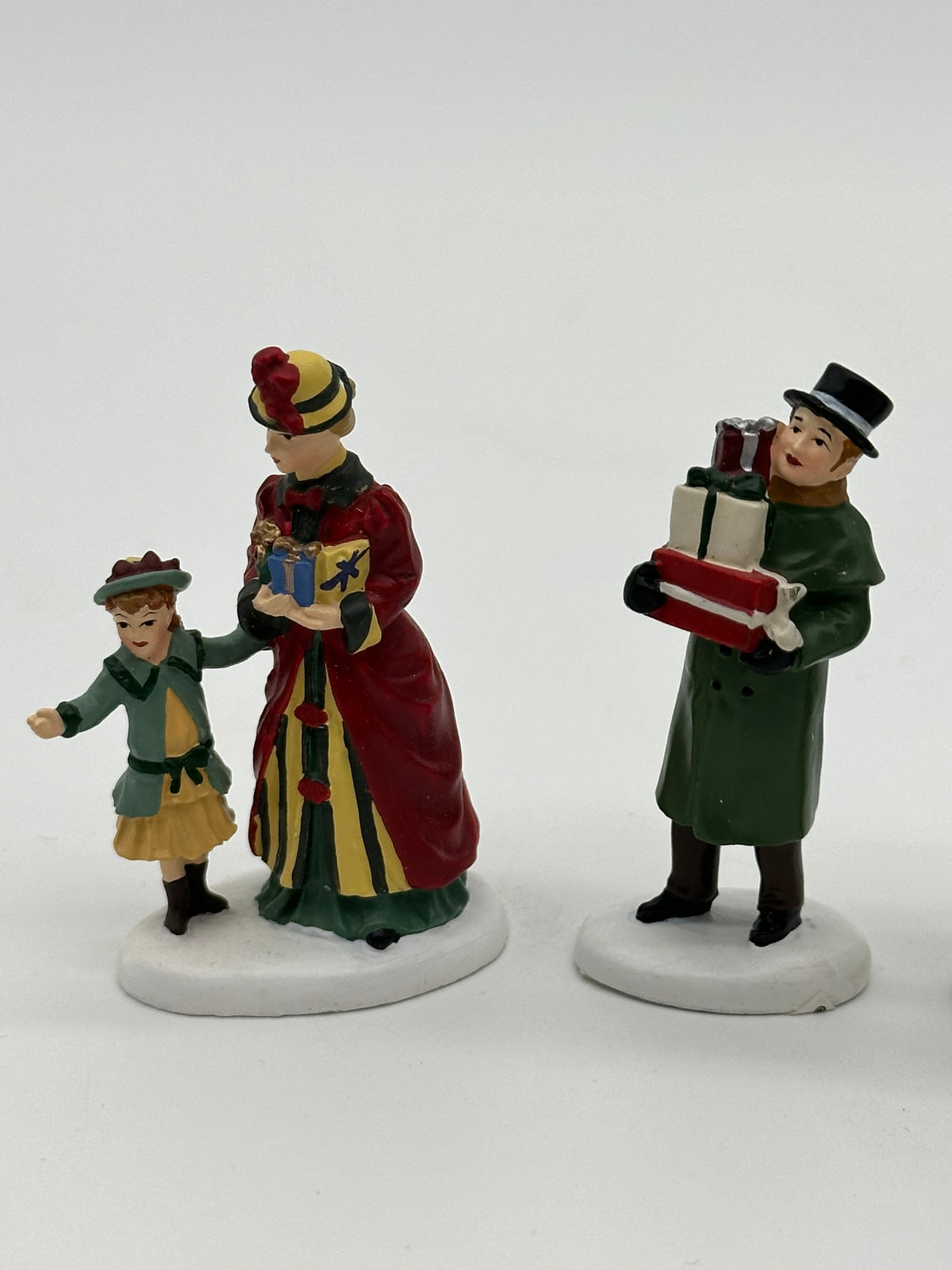 Department 56 - A Day Of Holiday Shopping - Seasons Bay