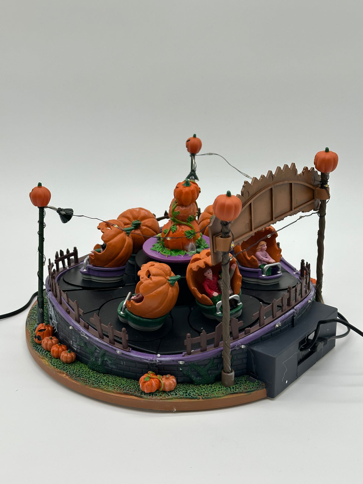 Lemax Spooky Town - Pumpkin Tilt-N-Hurl