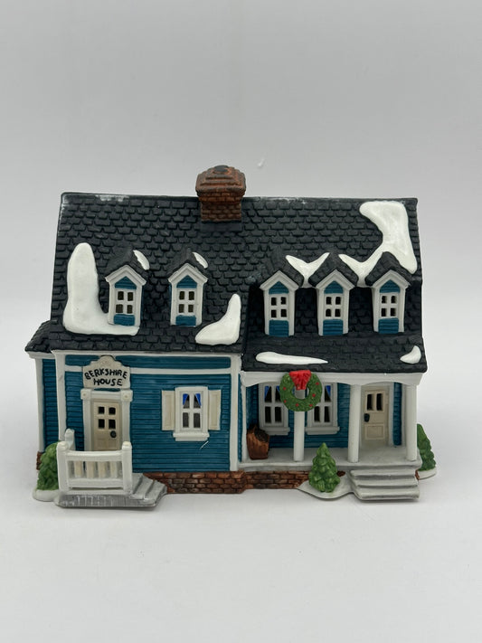 Department 56 - Berkshire House - New England Village